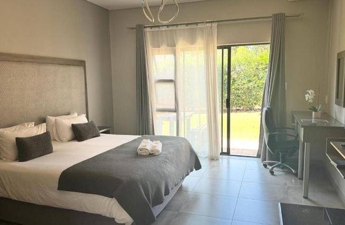 Kroondal Bed & Breakfast | 75 m² Bed and breakfast ∙ 14 bedrooms ∙ 8 guests