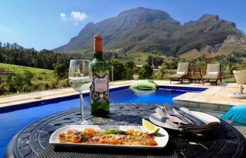 Cape Winelands Bed & Breakfast | 75 m² Bed and breakfast ∙ 2 bedrooms ∙ 6 guests