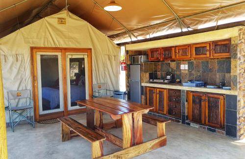 Hammanskraal Other | 75 m² Tent ∙ 1 bedroom ∙ 4 guests