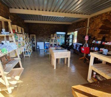 Hammanskraal Other | 75 m² Tent ∙ 1 bedroom ∙ 4 guests