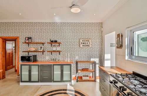 Kleinmond Cottage | 78 Beach Road - Seafront luxury bliss
