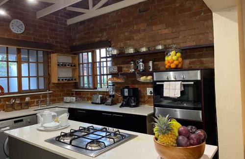 Northcliff House | 8 at Norman Crescent