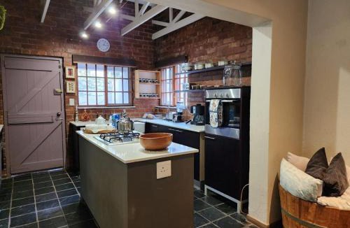 Northcliff House | 8 at Norman Crescent