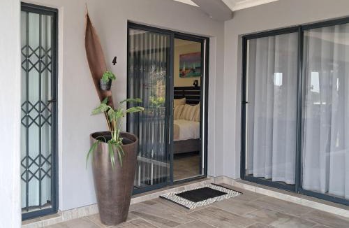 Umtentweni Bed & Breakfast | 8 On Eagle Bed & Breakfast Room 4