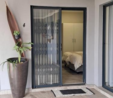 Umtentweni Bed & Breakfast | 8 On Eagle Bed & Breakfast Room 4