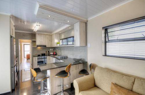 Pinelands Apartment | 80 m² Apartment ∙ 2 bedrooms ∙ 5 guests
