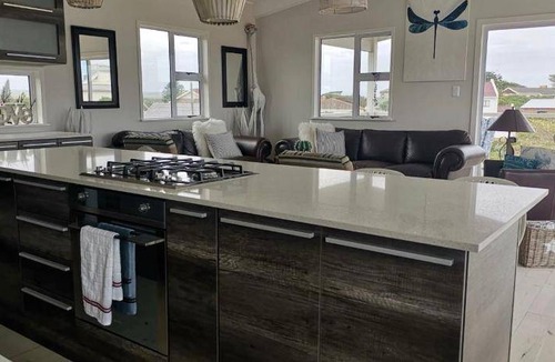 Paradise Beach House | 80 m² House ∙ 1 bedroom ∙ 2 guests