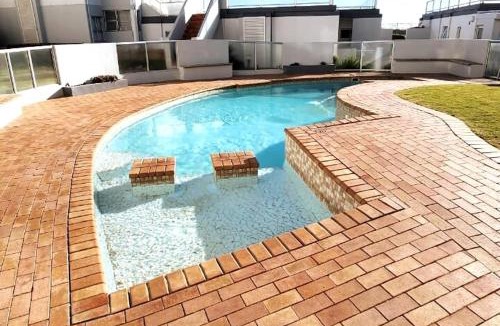 Pollok Beach Apartment | 80 Steps to the Sea