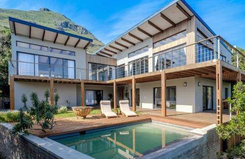 Noordhoek Villa | 800 m² Villa ∙ 5 bedrooms ∙ 10 guests