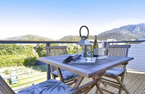 Pringle Bay Villa | 82 Steps to the Beach