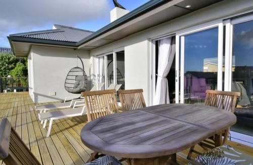 Pringle Bay Villa | 82 Steps to the Beach