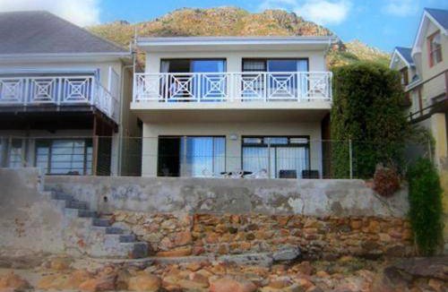 Gordons Bay Central Apartment | 85 m² Apartment ∙ 2 bedrooms ∙ 4 guests