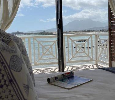 Gordons Bay Central Apartment | 85 m² Apartment ∙ 2 bedrooms ∙ 4 guests
