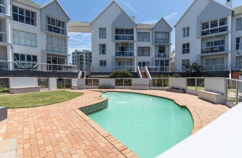 Pollok Beach Apartment | 85 m² Apartment ∙ 3 bedrooms ∙ 6 guests