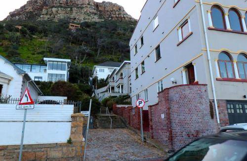 Kalk Bay Apartment | 85 m² Apartment ∙ 2 bedrooms ∙ 3 guests