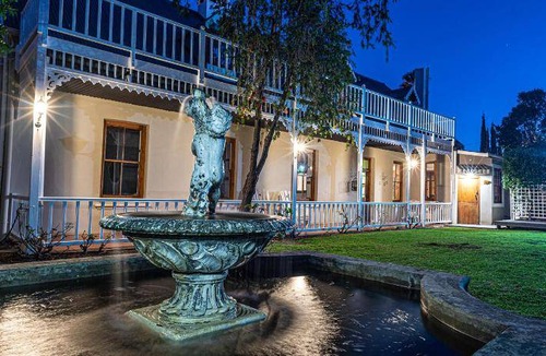 Swellendam Bed & Breakfast | 85 m² Bed and breakfast ∙ 3 bedrooms ∙ 127 guests