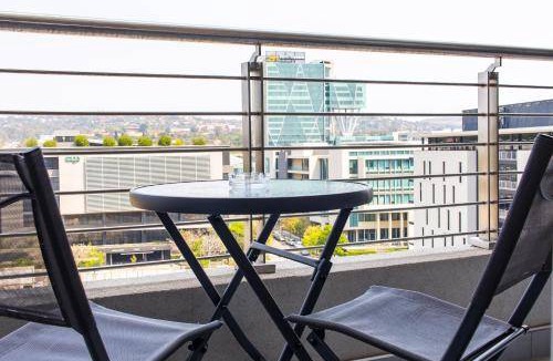 Menlyn Apartment | 85 m² Serviced apartment ∙ 2 bedrooms ∙ 4 guests