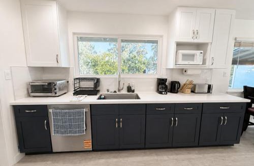 Elk Grove House | 8651 Spacious Elk Grove Retreat Free Parking n Fast WiFi