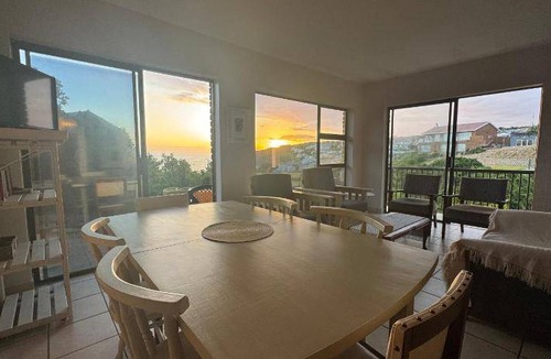 Vleesbaai House | 88 m² House ∙ 4 bedrooms ∙ 7 guests