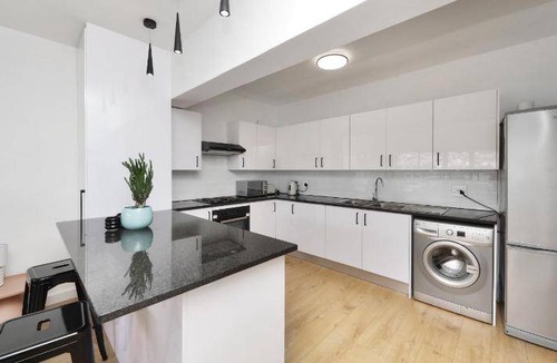 Mouille Point Apartment | 88 m² Serviced apartment ∙ 2 bedrooms ∙ 127 guests