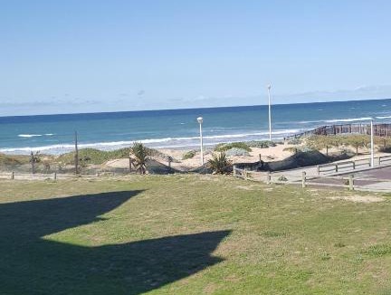 Pollok Beach Apartment | 88 Summerseas, Marine Drive