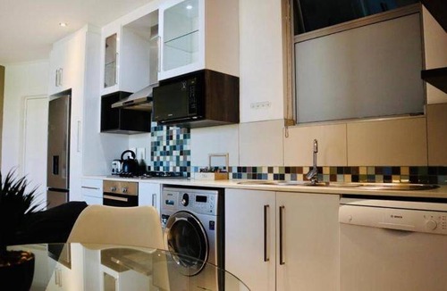 Greater Johannesburg Metropolitan Area Apartment | 89 m² Apartment ∙ 1 bedroom ∙ 2 guests