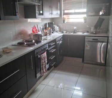 Boksburg Apartment | 89 m² Apartment ∙ 1 bedroom ∙ 4 guests
