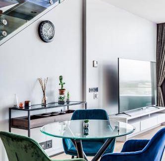 Century City Apartment | 90 m² Apartment ∙ 1 bedroom ∙ 2 guests