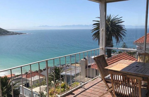 Fish Hoek Apartment | 90 m² Apartment ∙ 2 bedrooms ∙ 127 guests