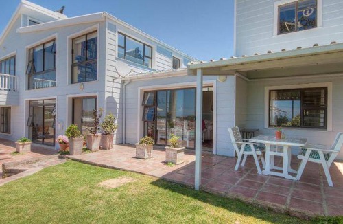 Port Alfred Bed & Breakfast | 90 m² Bed and breakfast ∙ 2 bedrooms ∙ 5 guests