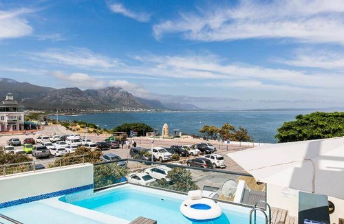 Hermanus City-Centre Bed & Breakfast | 90 m² Bed and breakfast ∙ 2 bedrooms ∙ 127 guests