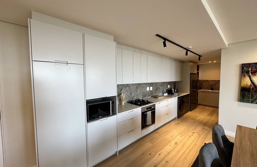 Claremont Apartment | 9th-Floor Newlands Peak Penthouse