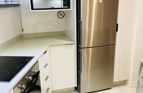 Umhlanga Apartment | A fantastic modern and spacious apartment right on Umhlanga main Beach