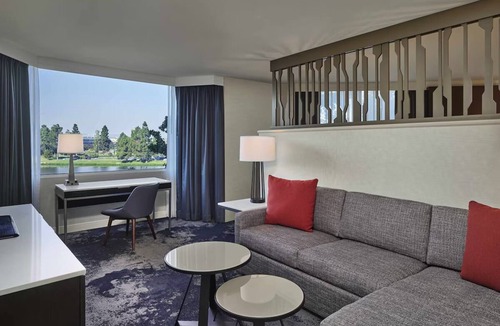 Redwood Shores Hotel | A Place to Unwind and Recharge! 3 Convenient Units, Pets Allowed, Onsite Pool