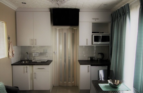 New Redruth Cottage | A private self catering cottage in quiet residential area