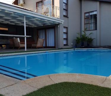 Paarl House | A' Queenslin Guesthouse