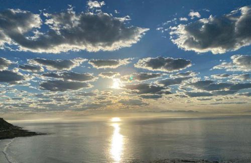 Glencairn Apartment | A Relaxing Getaway with Ocean Views