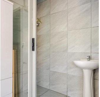 Bloubergstrand Apartment | A Room with private Entrance