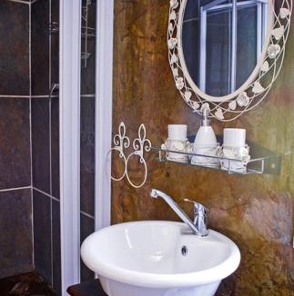 Somerset West House | a Vue Guesthouse