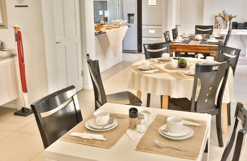 Redhill House | Abington Manor - Fish Hoek Guesthouse