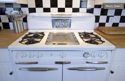 Sonoma Apartment | Above and On Broadway- MaryJean’s Place