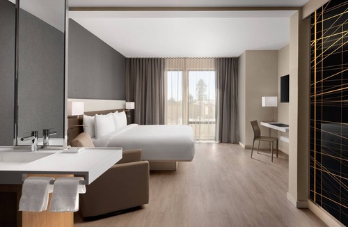 Santa Rosa Hotel | AC Hotel by Marriott Santa Rosa Sonoma Wine Country