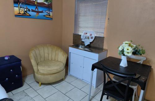 Welkom House | Acama Guest House