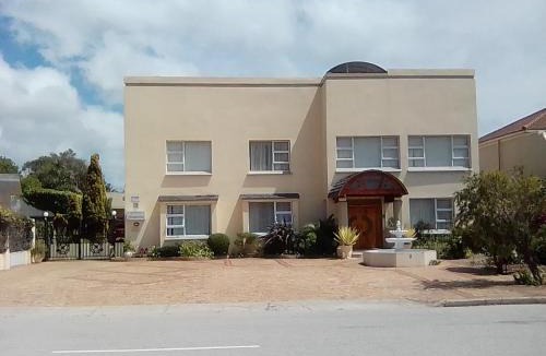 Summerstrand House | Access Guest House