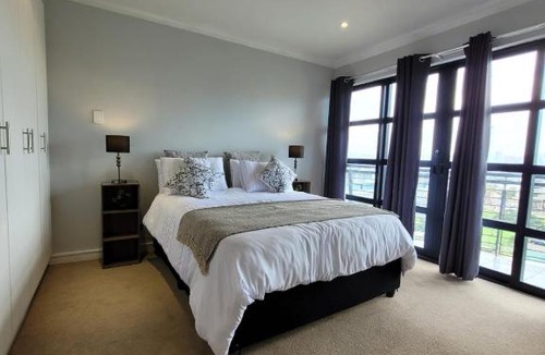 Durban Point Apartment | Accommodation Front - Lavish 6 Sleeper Penthouse with Stunning Views