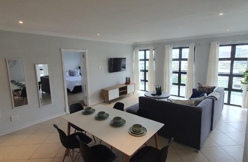 Durban Point Apartment | Accommodation Front - Lavish 6 Sleeper Penthouse with Stunning Views