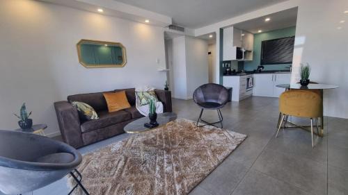 Durban Point Apartment | Accommodation Front - Prestigious 2 Sleeper Apartment with Harbour Views