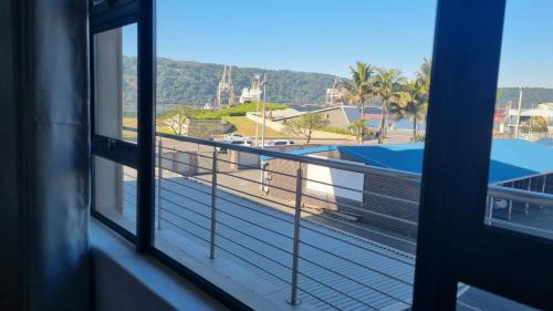 Durban Point Apartment | Accommodation Front - Prestigious 2 Sleeper Apartment with Harbour Views