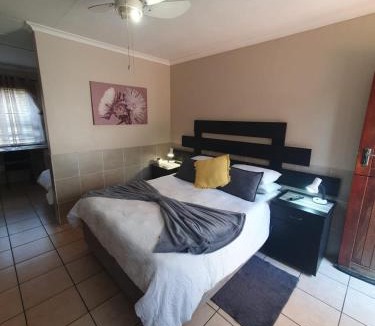 Hatfield Apartment | Accommodation@Park1285