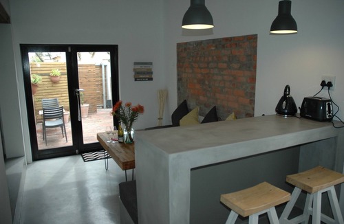 Bloubergstrand Apartment | Adams Place Beautiful Apartment In Table View